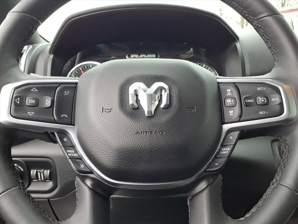 Used 2025 RAM 1500 Big Horn AWD/4WD image 5