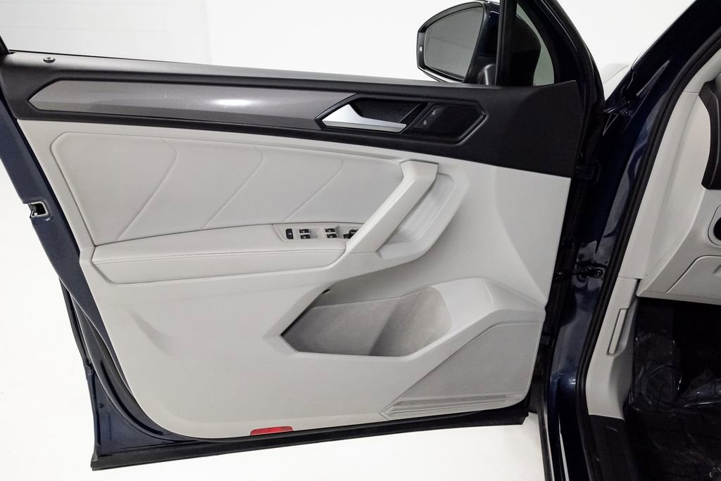 Used 2023 Volkswagen Tiguan SE image 9