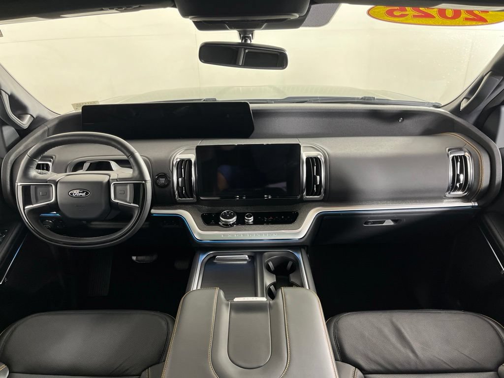 Used 2025 Ford Expedition Tremor AWD/4WD image 23