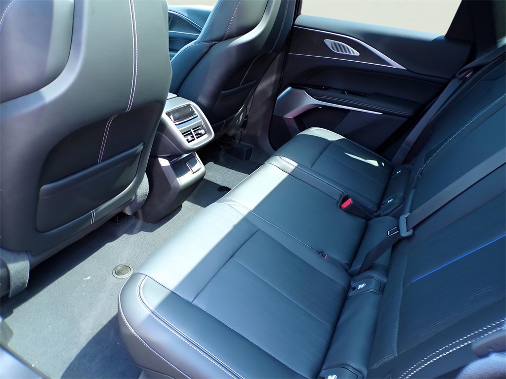 New 2026 Cadillac Lyriq V image 7