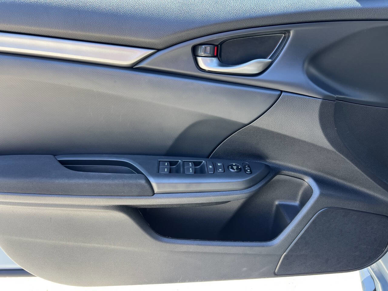 Used 2017 Honda Civic Sport image 10