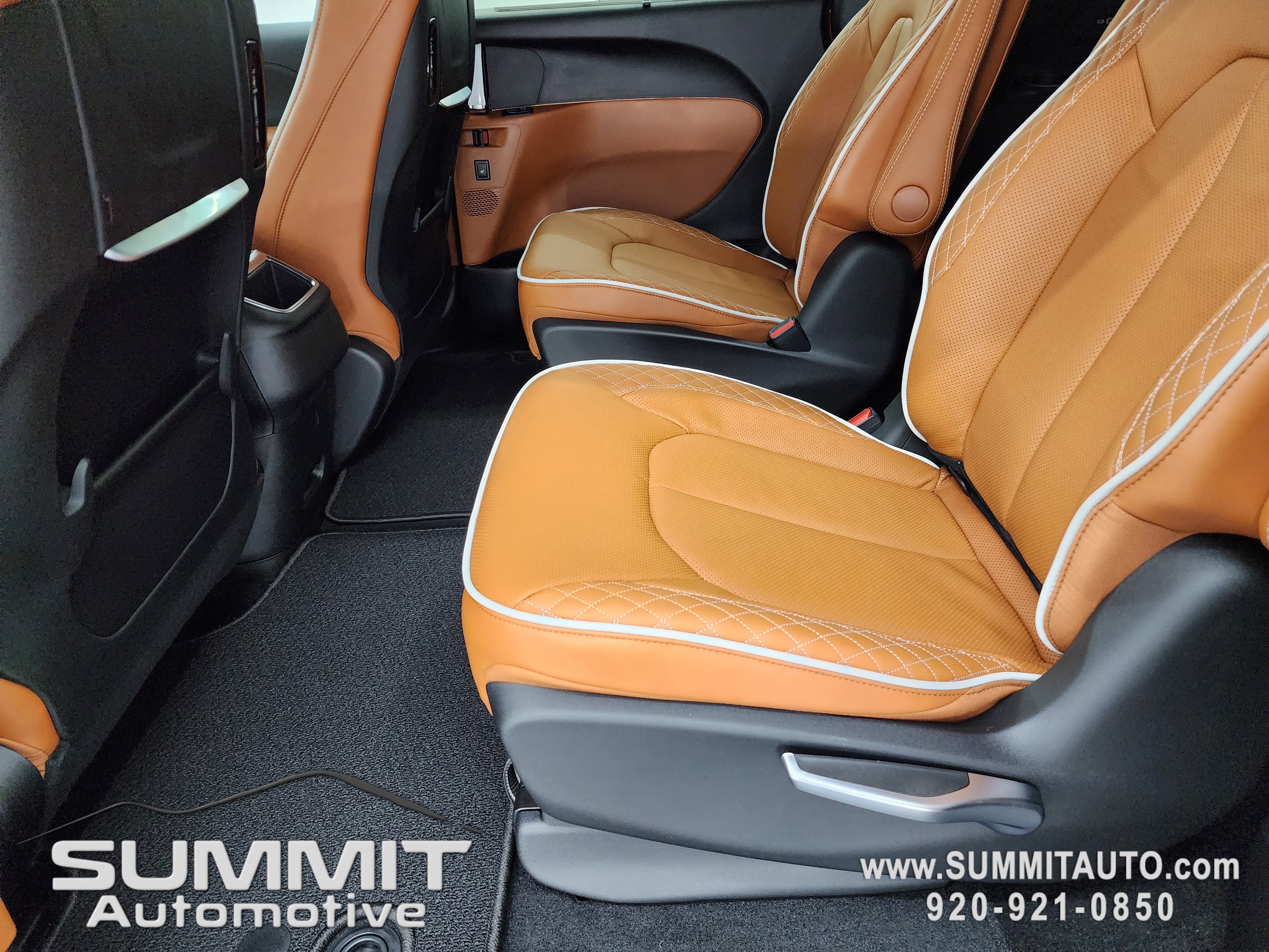 New 2026 Chrysler Pacifica Pinnacle w/ Trailer Tow Group image 9