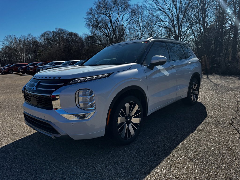 New 2026 Mitsubishi Outlander SEL image 1