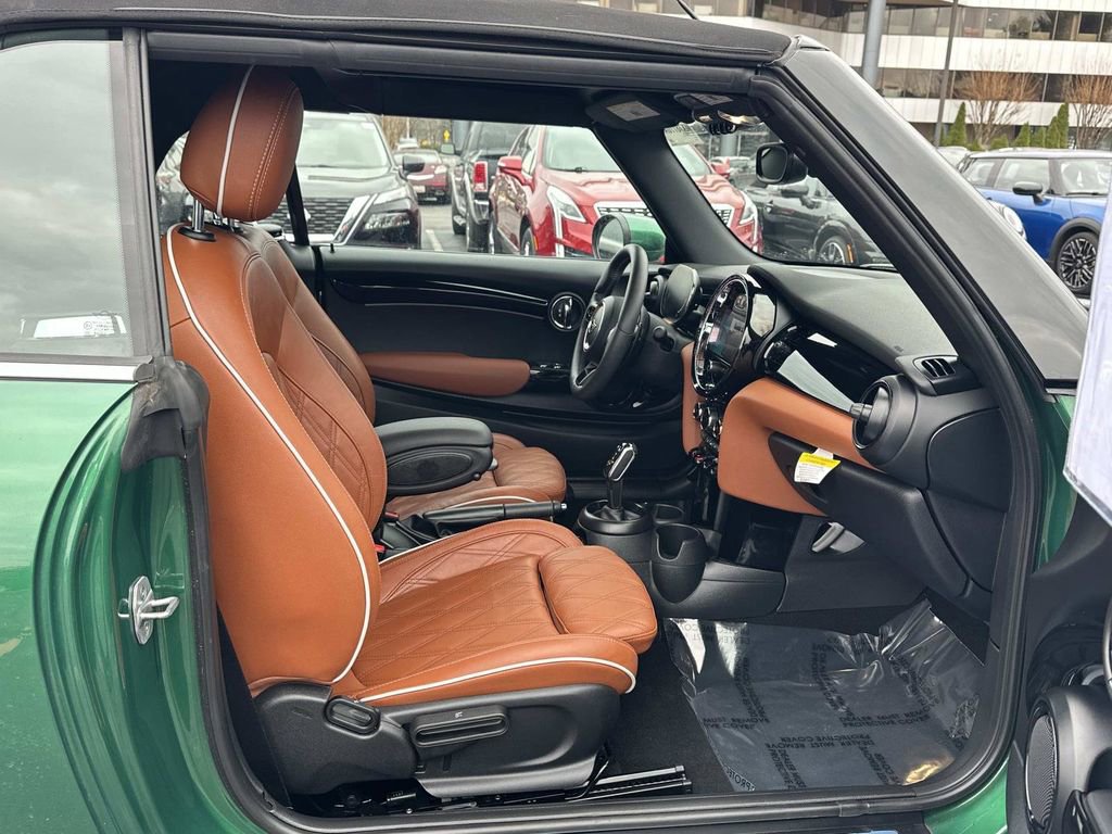 Used 2023 MINI Cooper S w/ Signature Upholstery Package image 29