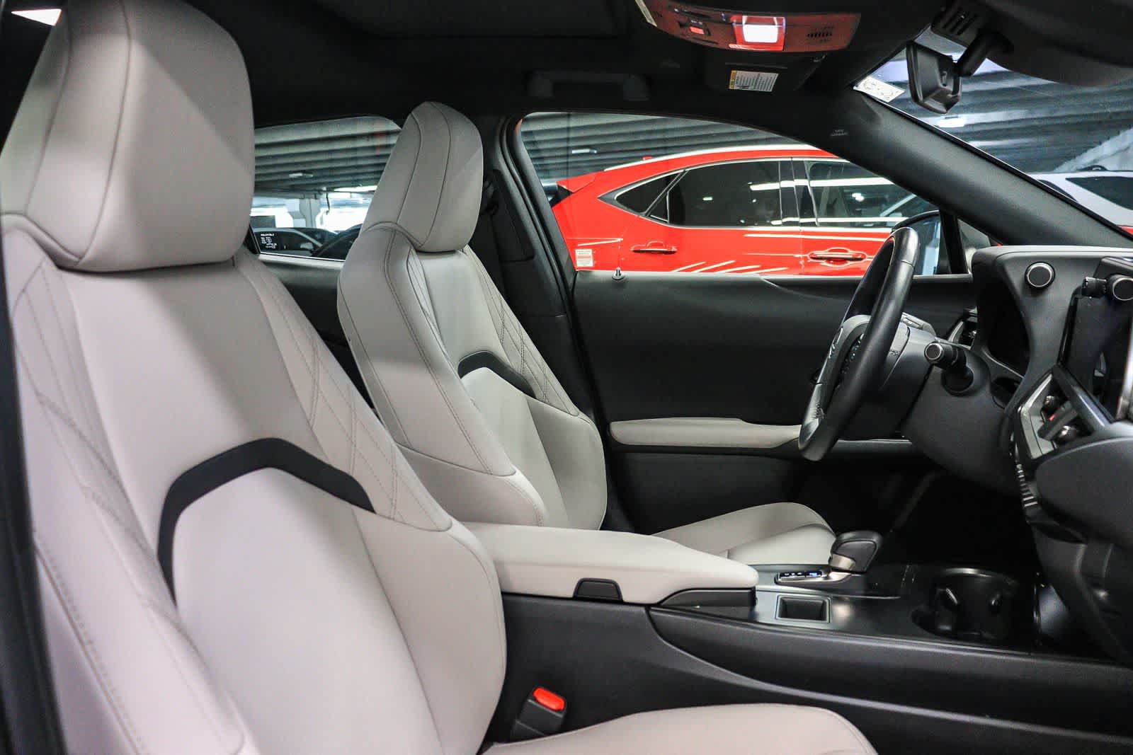 Certified 2025 Lexus UX 300h FWD w/ Accessory Package (Z2) image 17