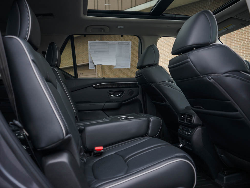 New 2025 Honda Pilot Elite image 12