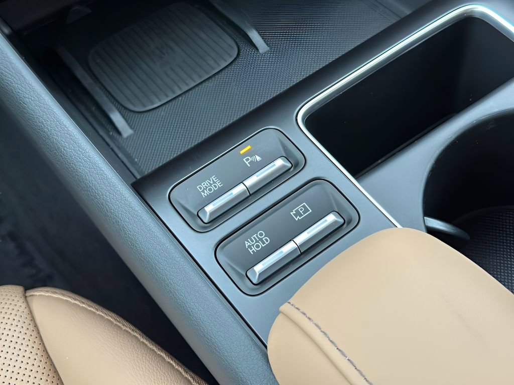 New 2025 Hyundai Sonata Limited image 14