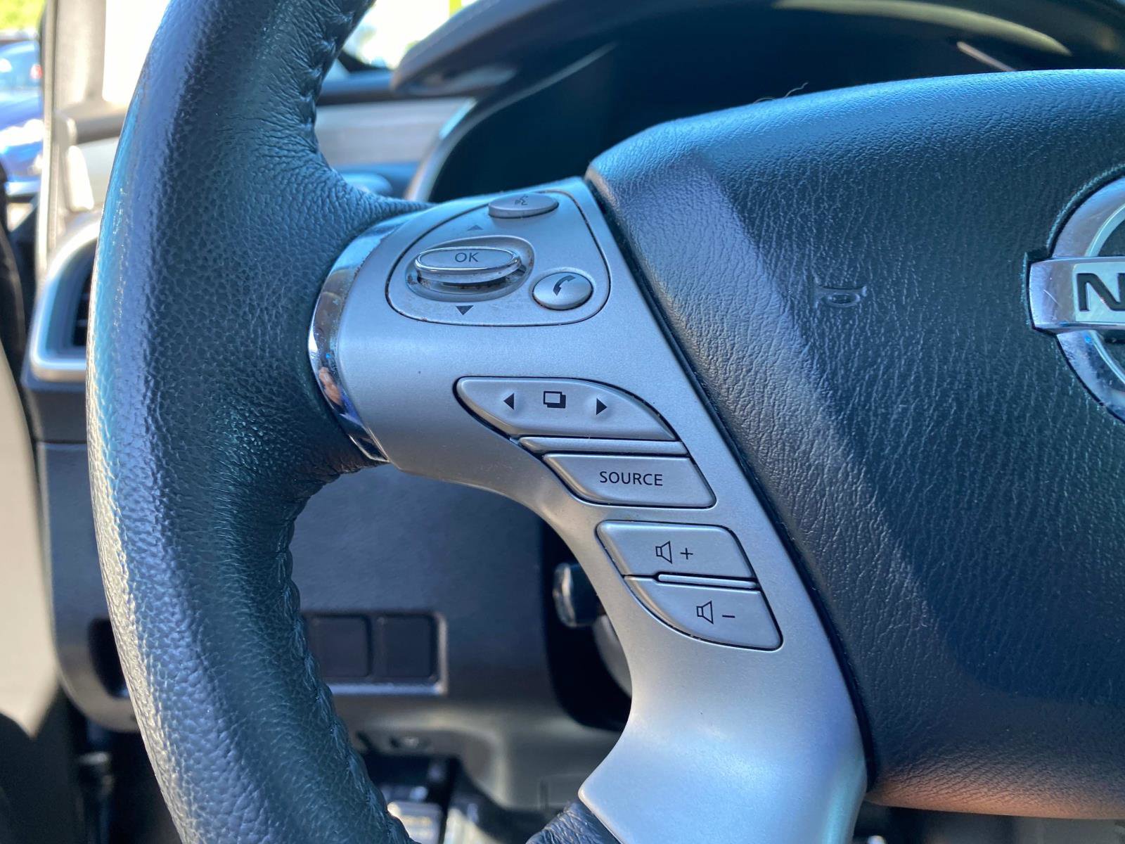 Used 2016 Nissan Murano Platinum w/ Platinum Technology Package image 17