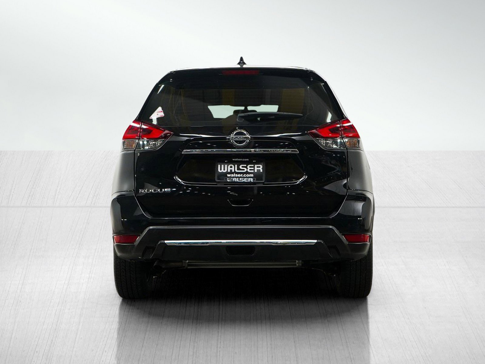 Used 2018 Nissan Rogue S FWD image 4