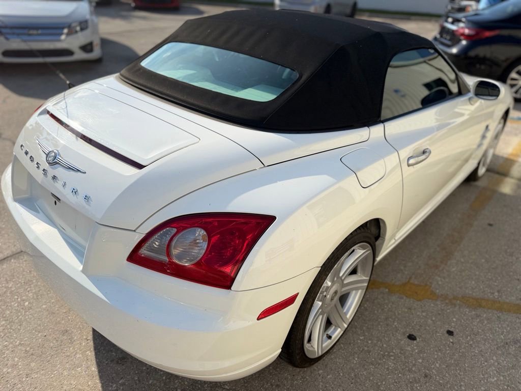 Used 2006 Chrysler Crossfire Limited RWD image 5