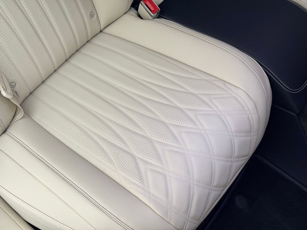 New 2026 Bentley Flying Spur Azure image 57