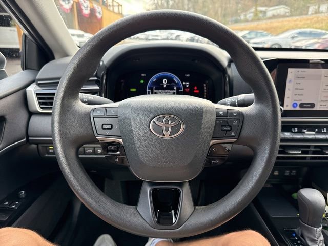 Used 2025 Toyota Camry LE image 21