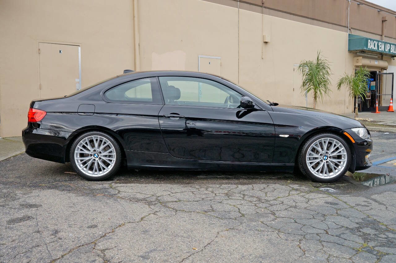 Used 2011 BMW 335i Coupe image 2