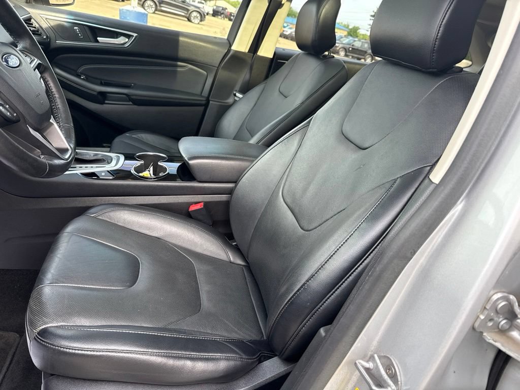 Used 2015 Ford Edge Titanium w/ Equipment Group 302A AWD/4WD image 8