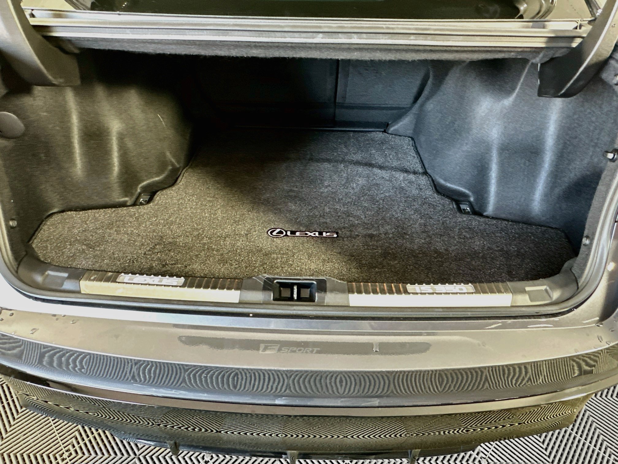 Used 2024 Lexus IS 350 F Sport RWD image 29