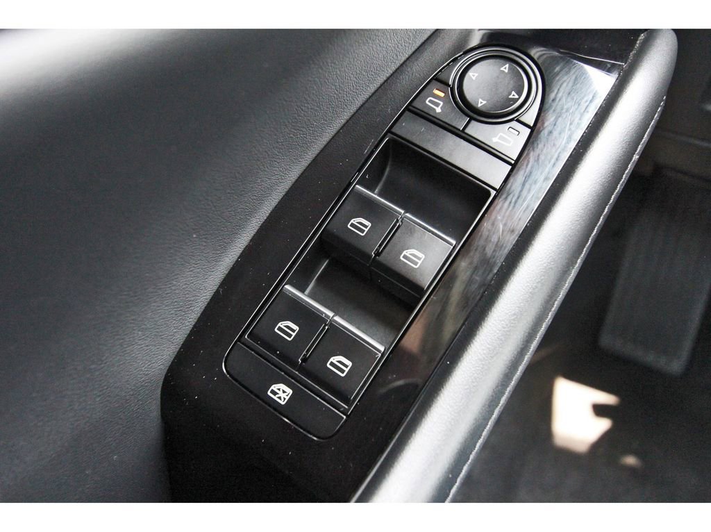 Certified 2025 MAZDA MAZDA3 s FWD image 22