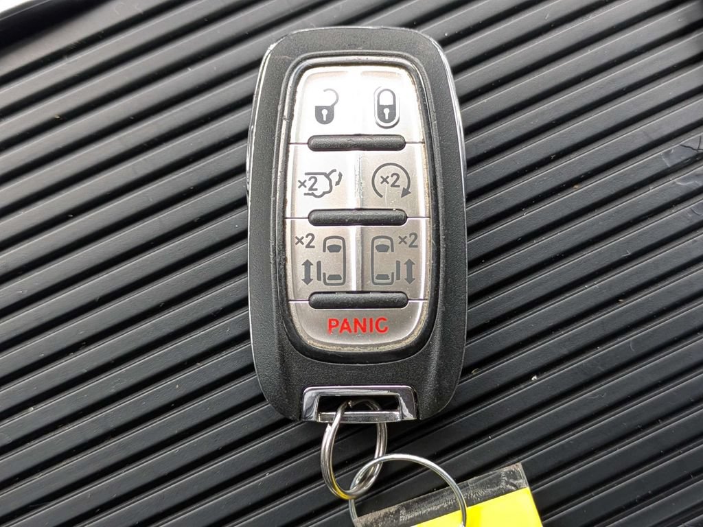 Used 2024 Chrysler Pacifica Touring-L FWD image 30