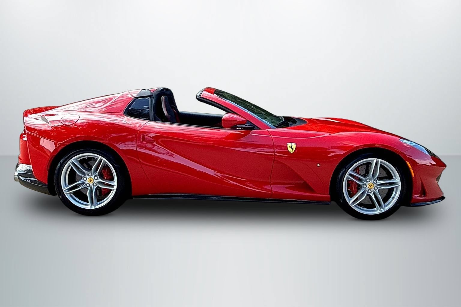 Used 2022 Ferrari 812 GTS RWD image 4