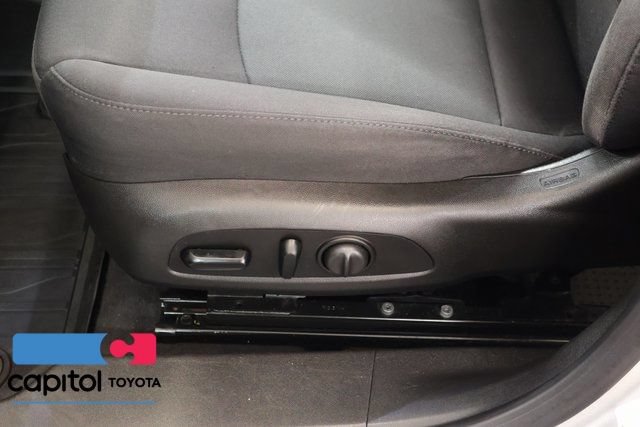 Used 2018 Chevrolet Malibu LT FWD image 12