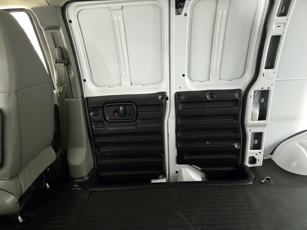 New 2026 Chevrolet Express 2500 w/ Communications Package RWD image 33