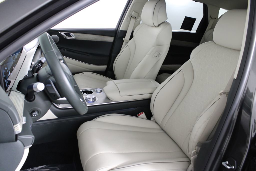 Used 2025 Genesis GV80 2.5T Prestige image 18