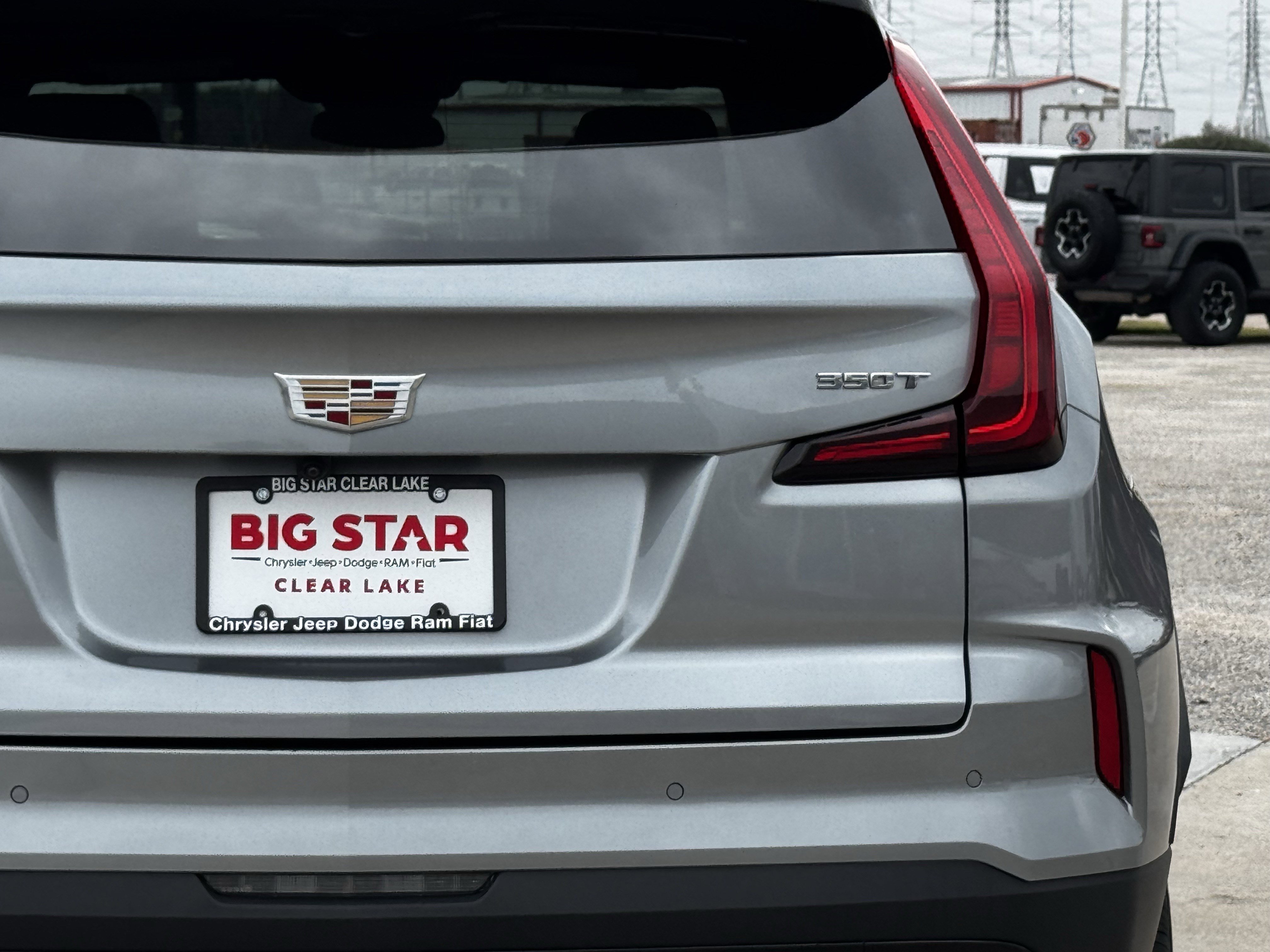 Used 2025 Cadillac XT4 Premium Luxury image 10