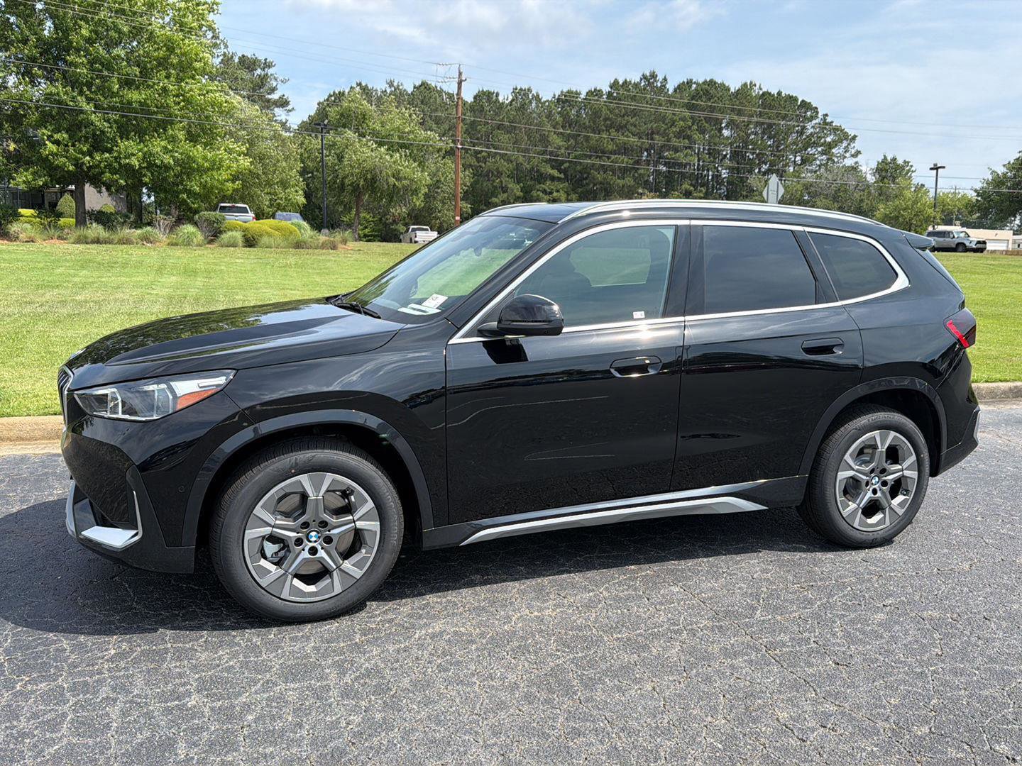 New 2026 BMW X1 xDrive28i w/ Technology Package AWD/4WD image 3