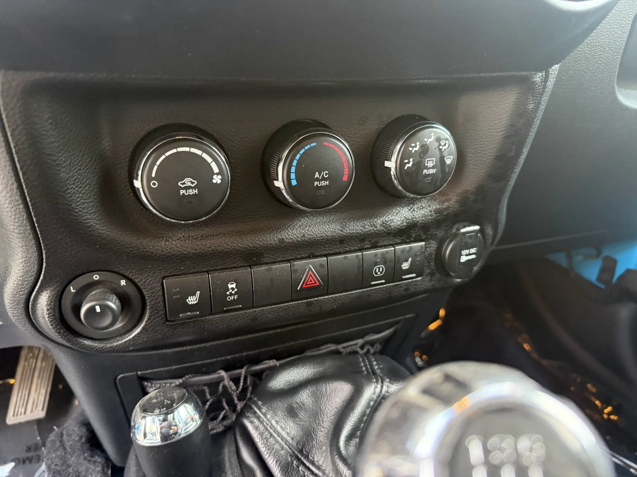 Used 2017 Jeep Wrangler Unlimited Sahara w/ Quick Order Package 23E Chief AWD/4WD image 20