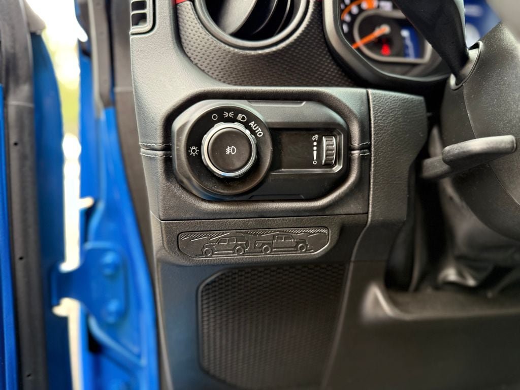 Used 2025 Jeep Wrangler Unlimited Rubicon w/ Safety Group AWD/4WD image 22