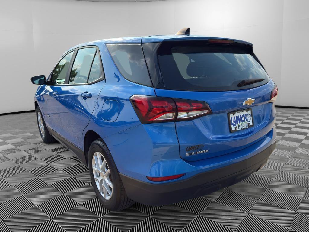 Used 2024 Chevrolet Equinox LS FWD image 3