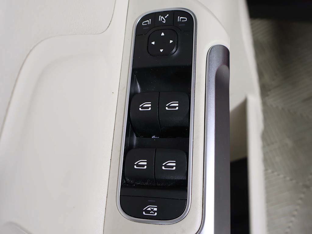 Used 2022 Mercedes-Benz GLB 250 4MATIC image 31
