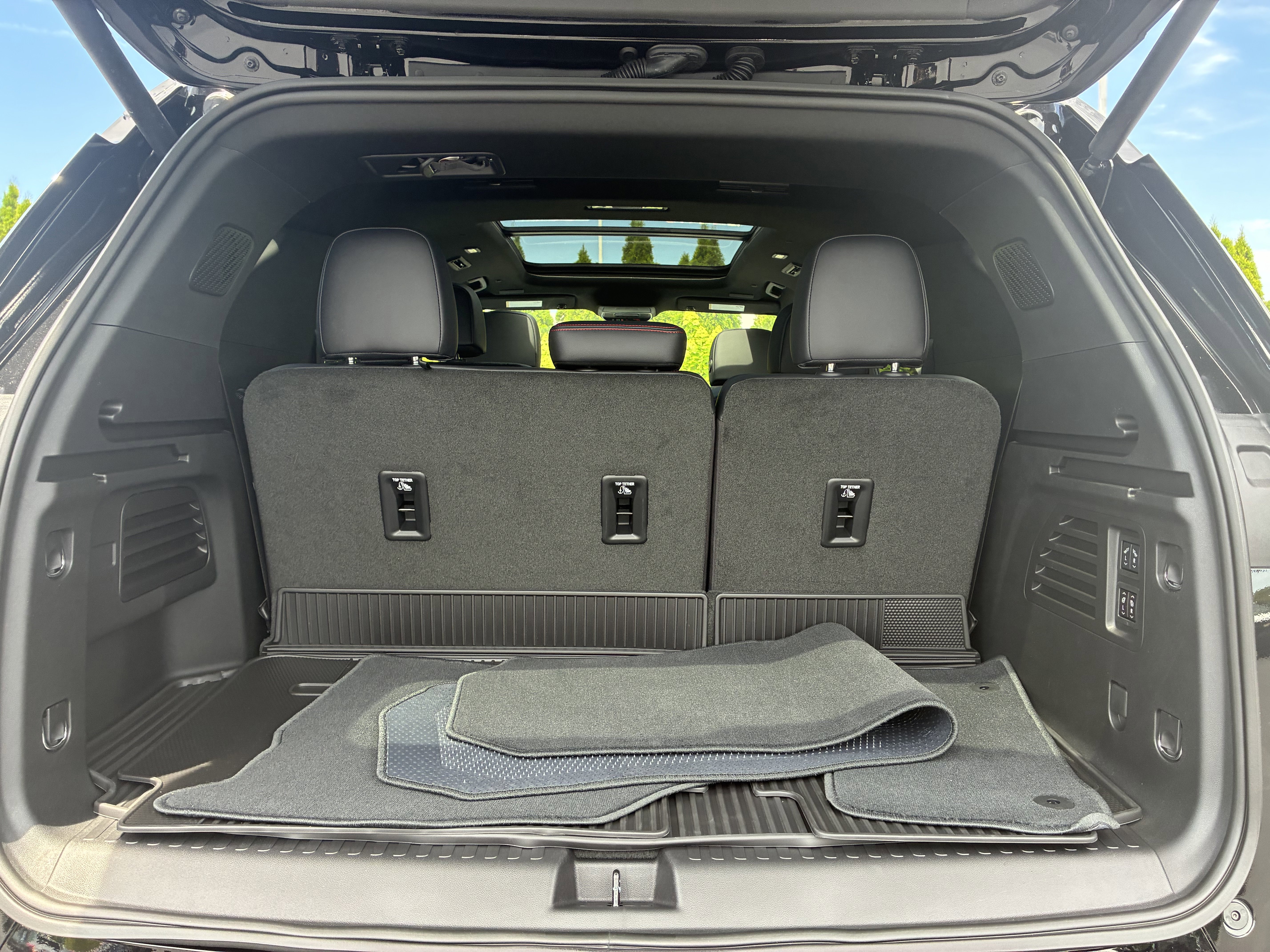 New 2026 Chevrolet Traverse RS w/ LPO, Floor Liner Package AWD/4WD image 13