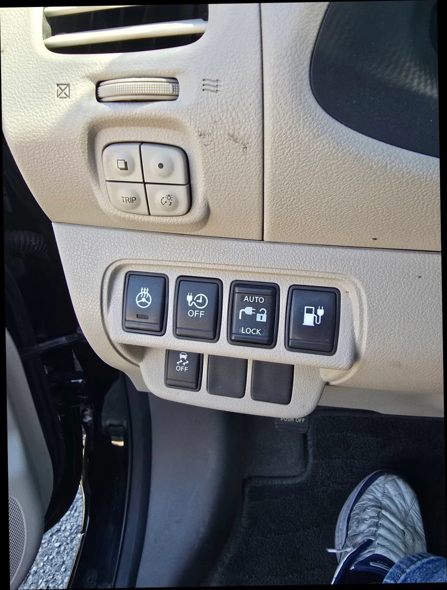Used 2015 Nissan Leaf SV w/ LED & Quick Charge Package FWD image 16