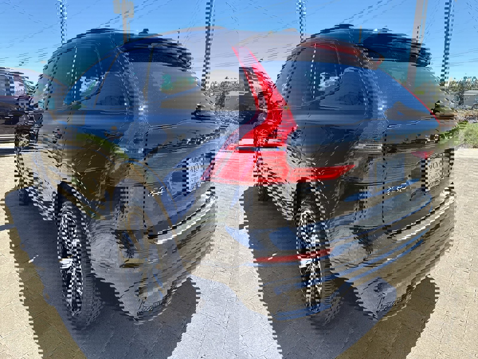 Certified 2025 Volvo XC60 B5 Ultra w/ Protection Package Premier image 3