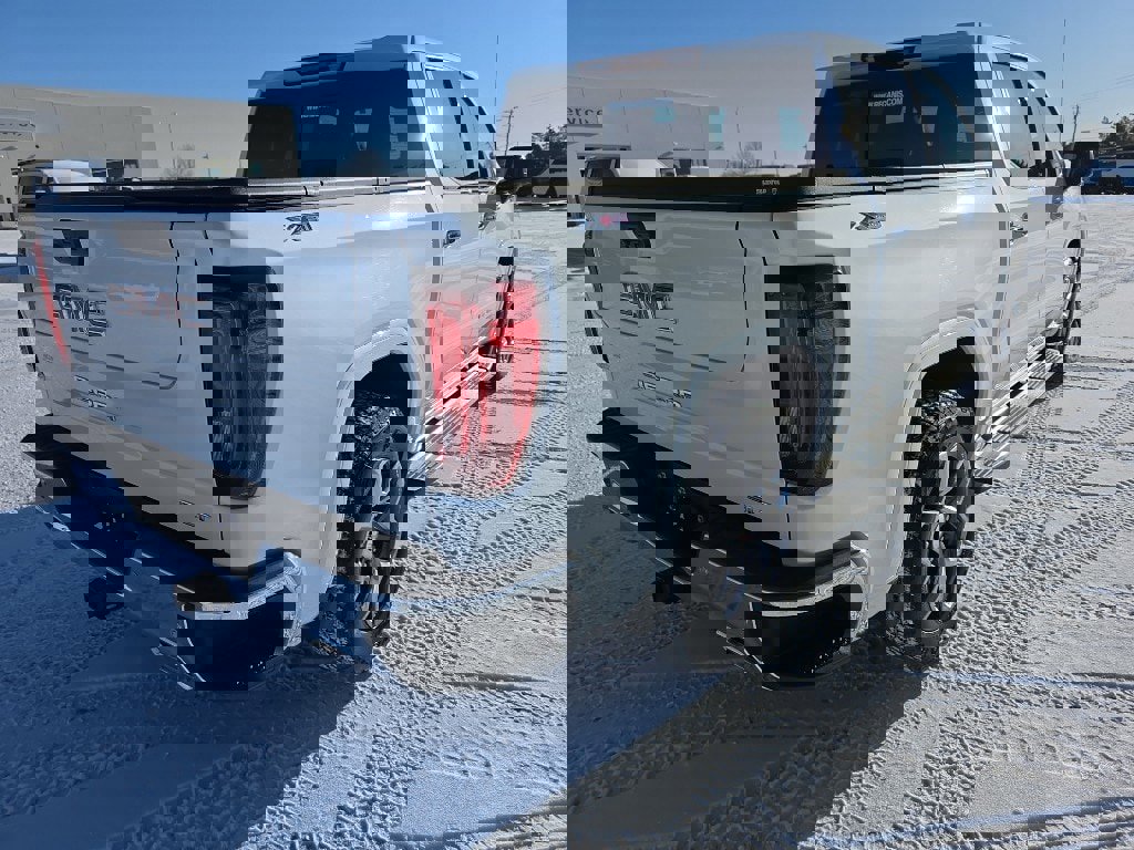 Used 2022 GMC Sierra 1500 SLT w/ SLT Premium Plus Package image 5