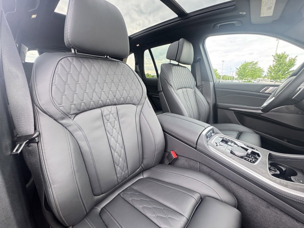 Used 2026 BMW X5 xDrive50e w/ Premium Package image 25