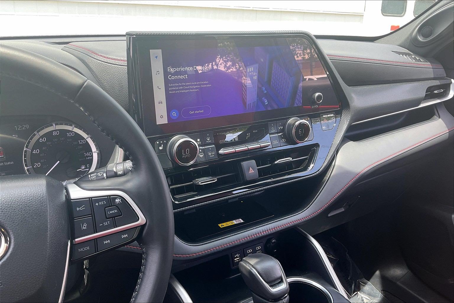 Used 2023 Toyota Highlander XSE AWD/4WD image 7