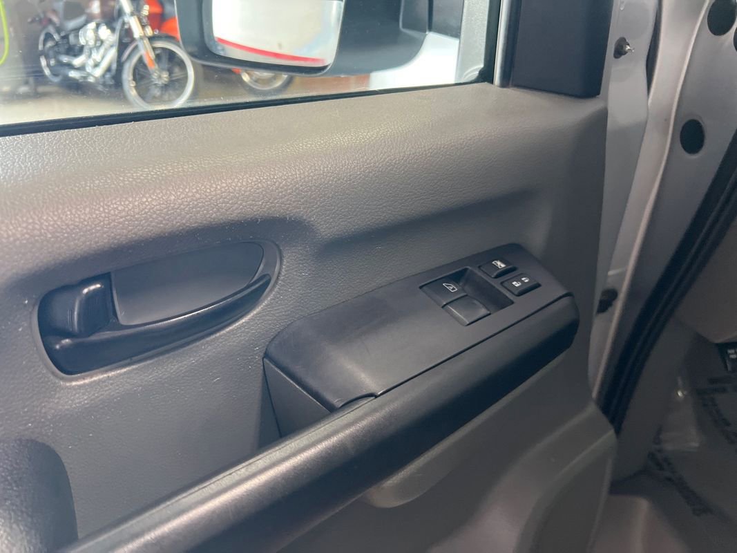 Used 2017 Nissan NV 3500 SV image 67