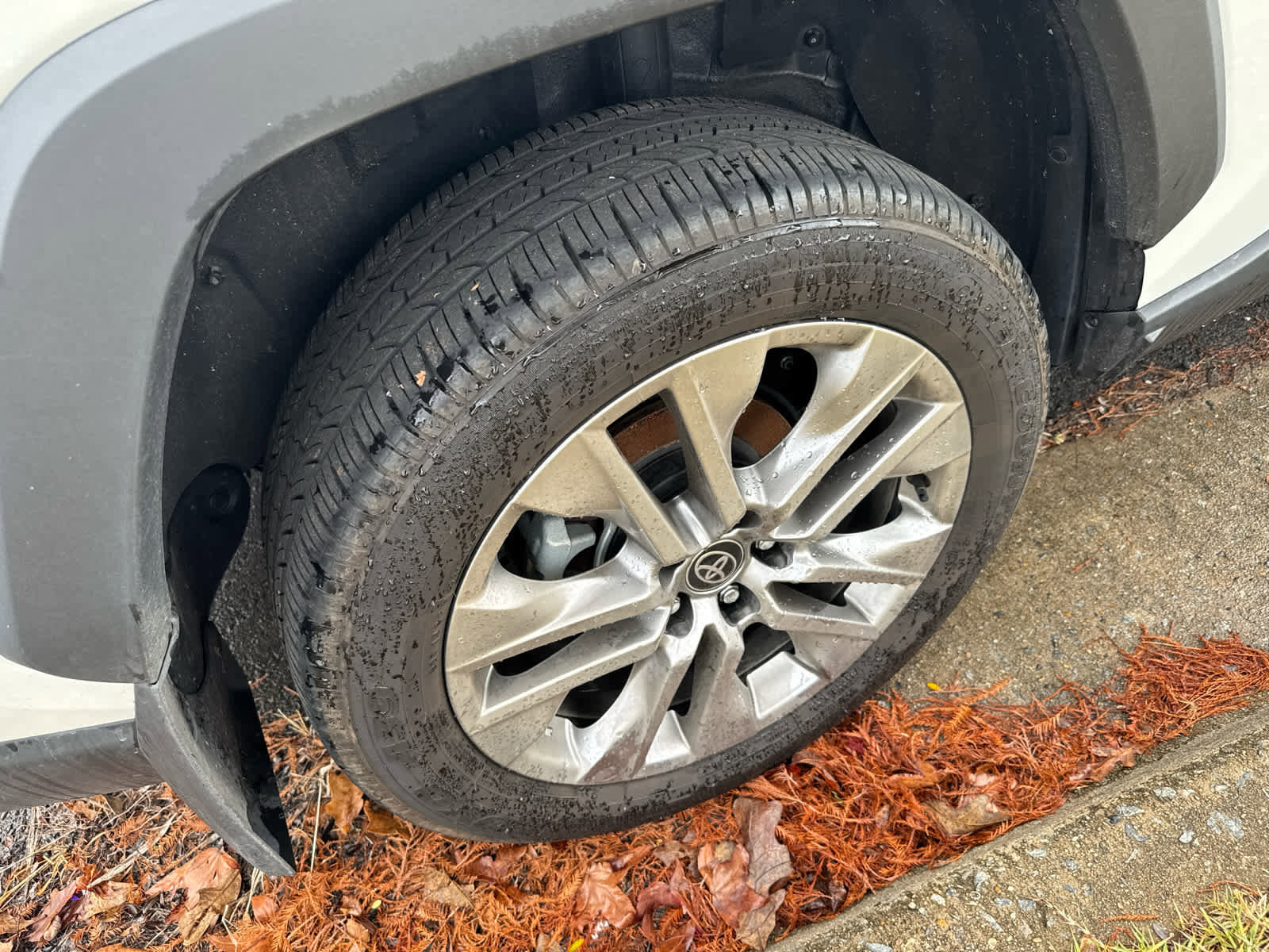 Used 2024 Toyota RAV4 Limited image 4