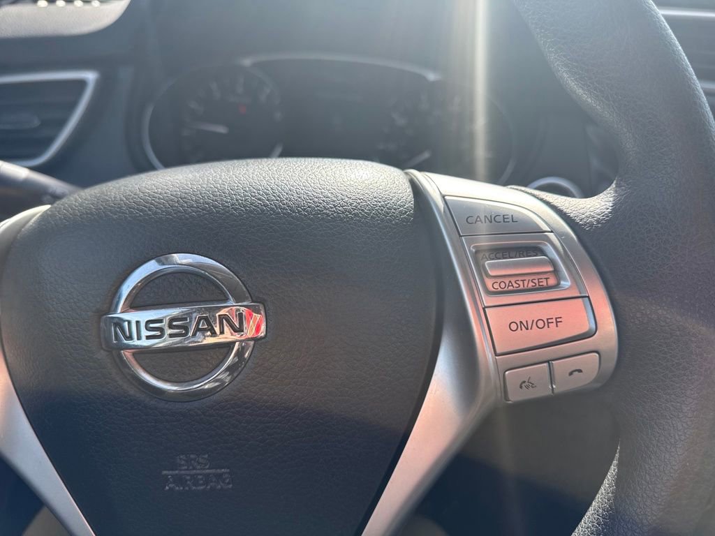 Used 2014 Nissan Rogue SV w/ SV Family Package image 35