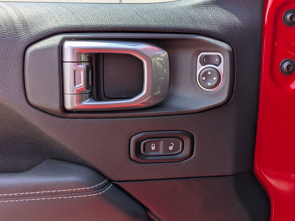 Used 2023 Jeep Wrangler Unlimited Sahara w/ Cold Weather Group AWD/4WD image 12