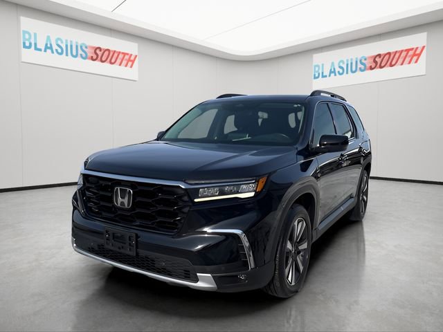Used 2023 Honda Pilot Touring image 7