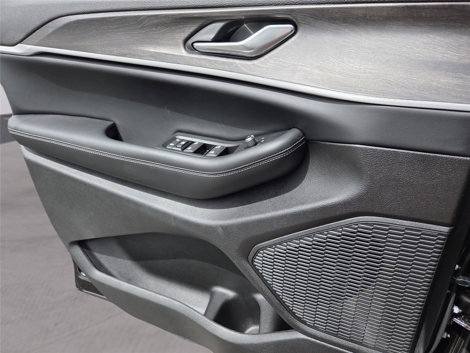 New 2026 Jeep Grand Cherokee L 2WD image 22