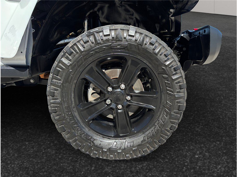 Used 2021 Jeep Wrangler Unlimited Sahara w/ Altitude AWD/4WD image 12