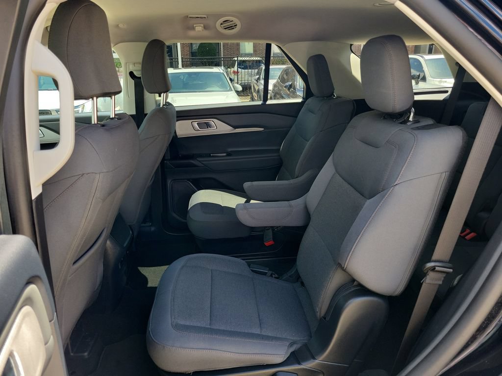 Used 2026 Ford Explorer Active AWD/4WD image 14