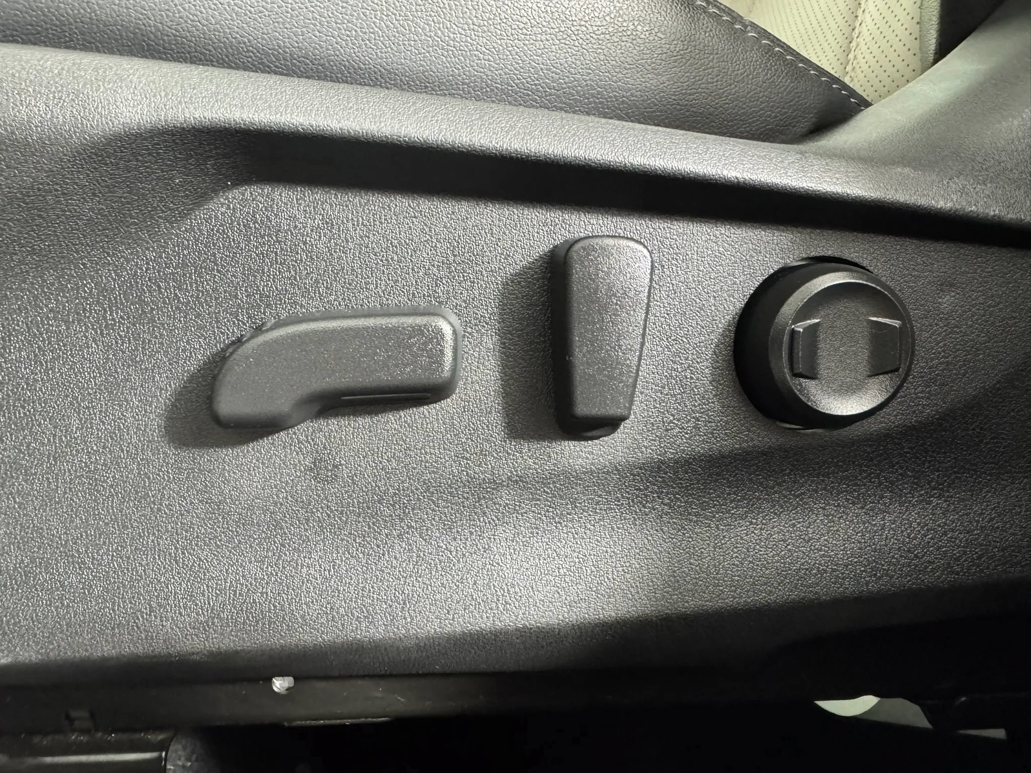 Used 2024 Subaru Forester Limited AWD/4WD image 35