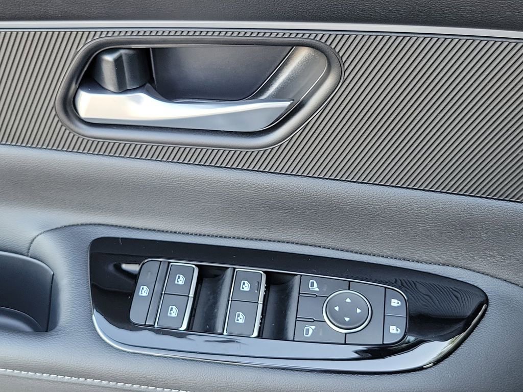 Used 2025 Nissan Murano SV image 17