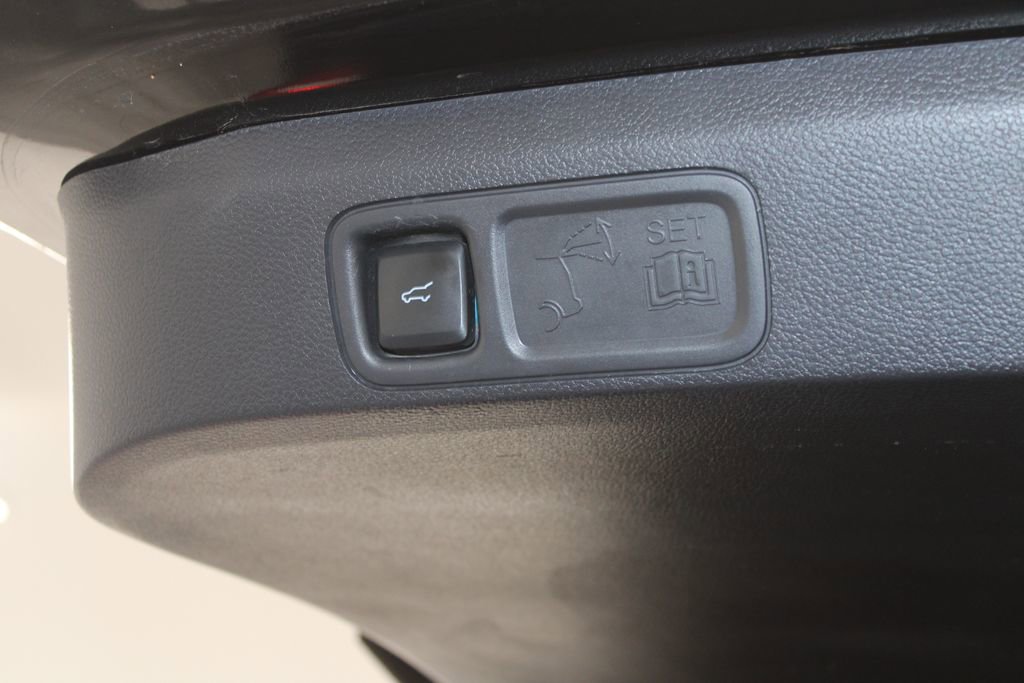 Used 2024 Ford Expedition Max XLT image 17