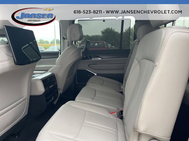 Used 2024 Jeep Wagoneer Series III w/ Premium Group I image 33
