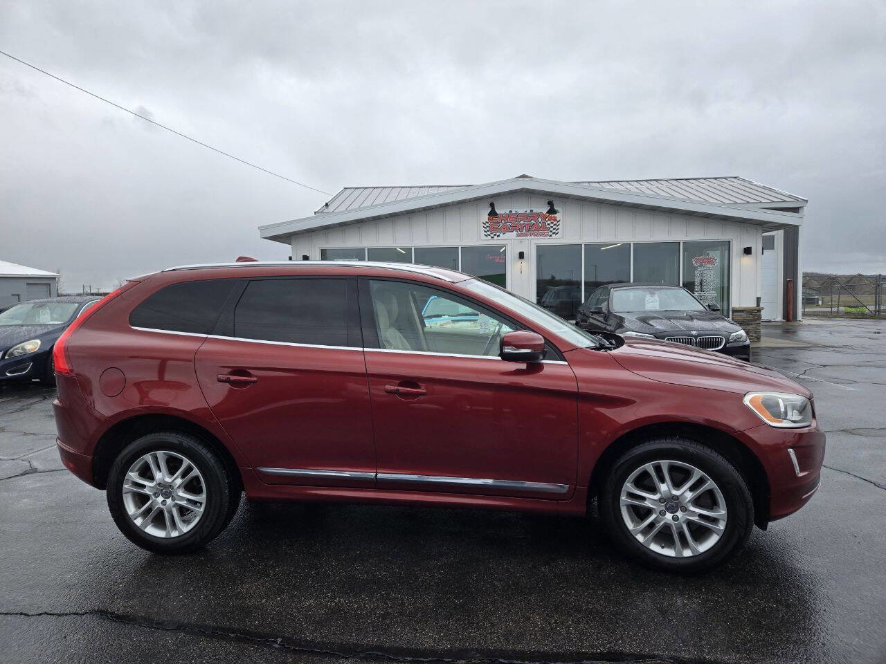 Used 2015 Volvo XC60 T5 image 3